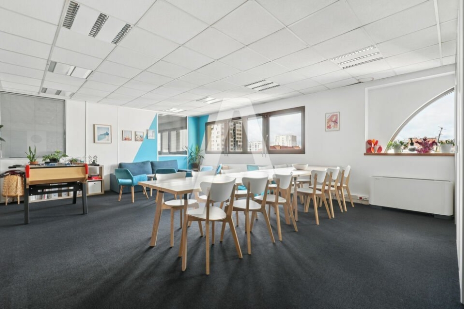 Bureaux à louer – IVRY SUR SEINE (94200) – 1