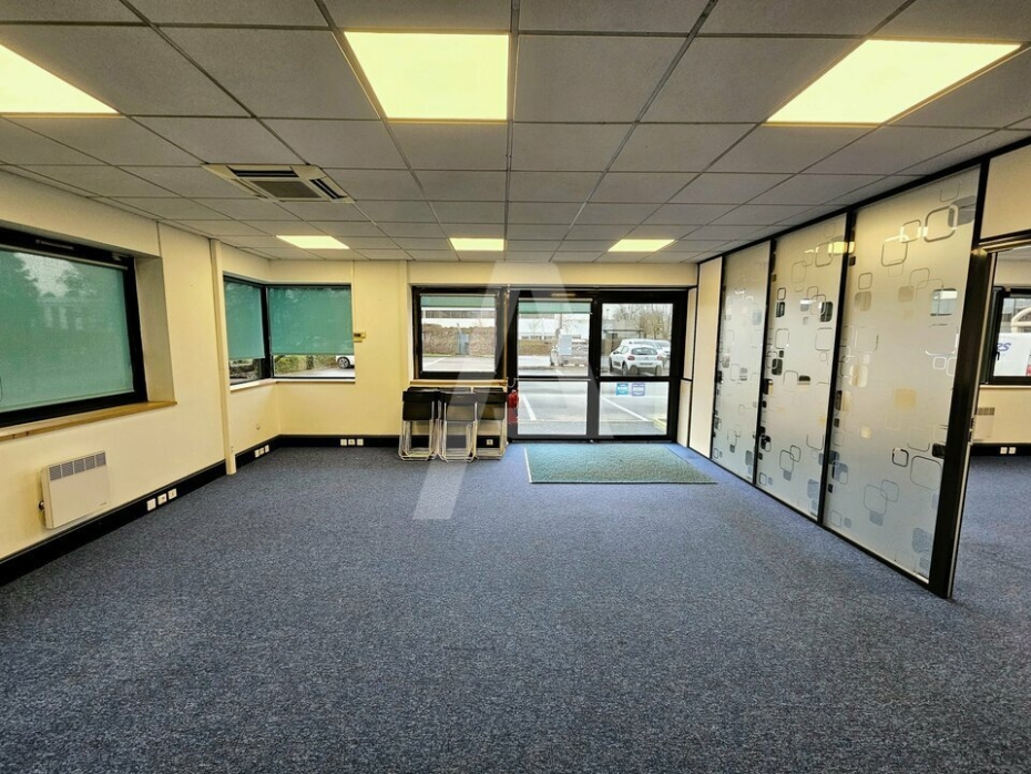 Bureaux à louer – VILLEBON SUR YVETTE (91140) – 1