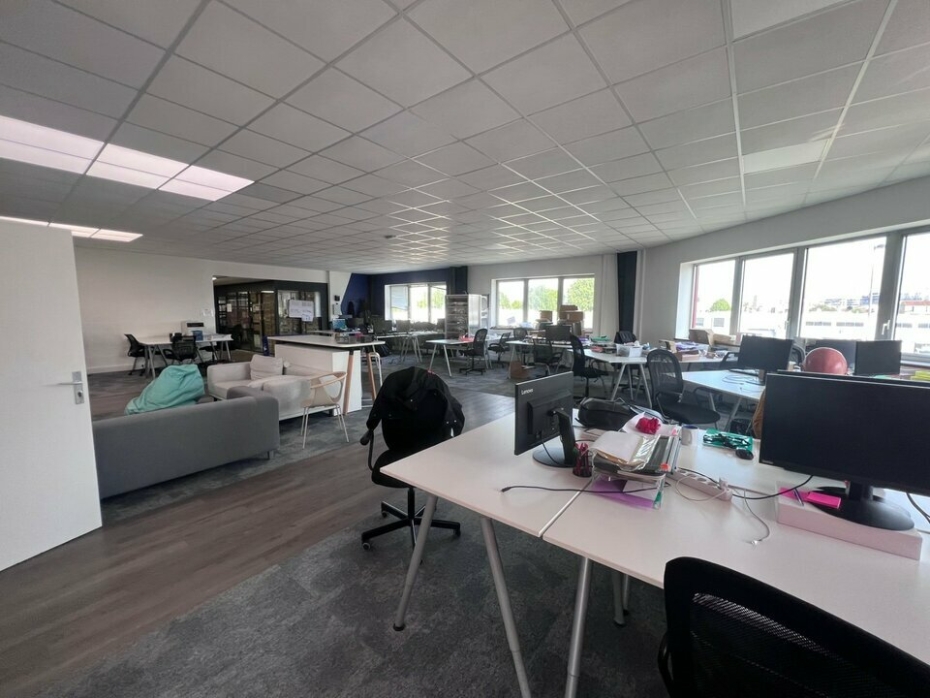 Activités / entrepôts à louer – IVRY SUR SEINE (94200) – 1