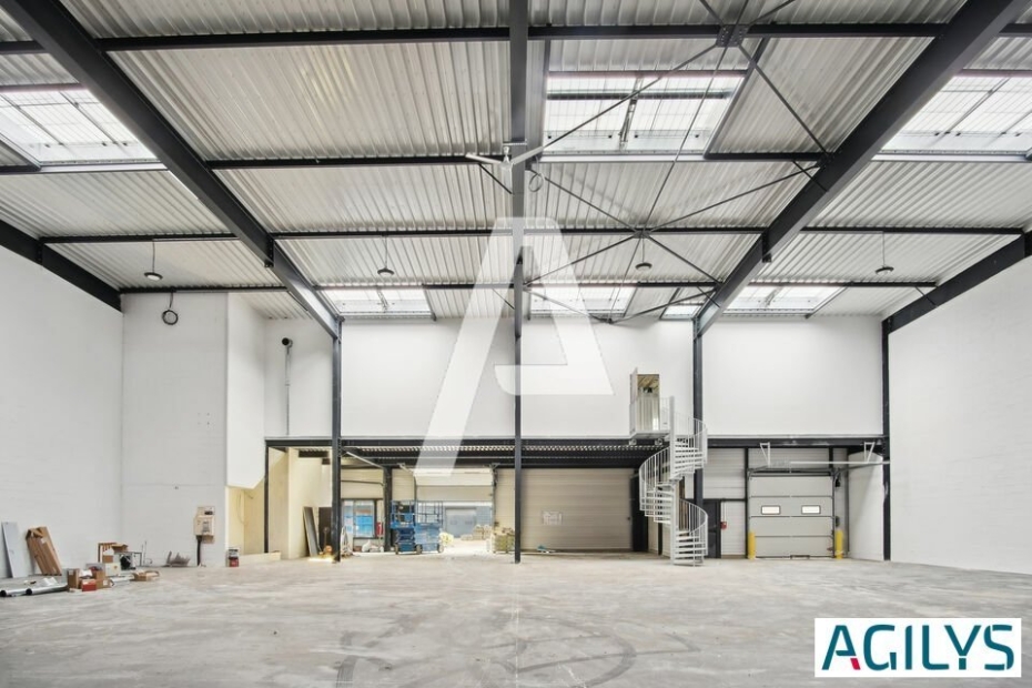Activités / entrepôts à vendre – COURTRY (77181) – 1
