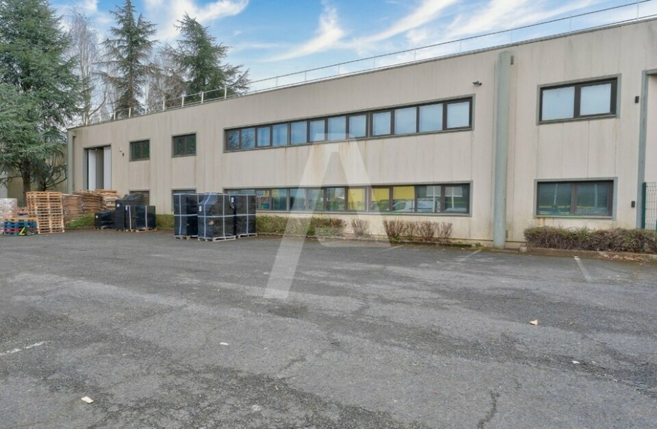 Activités / entrepôts à louer – PONTAULT-COMBAULT (77340) – 1