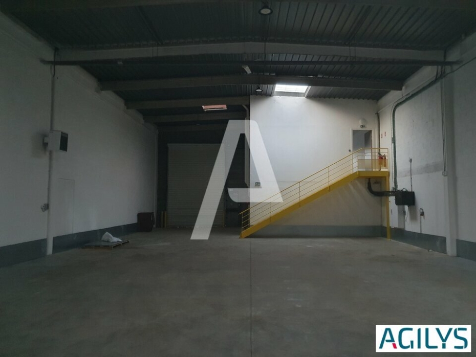 Activités / entrepôts à louer – TORCY (77200) – 1
