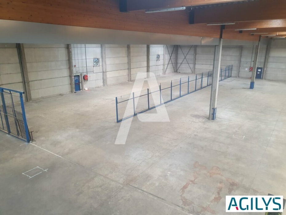 Activités / entrepôts à louer – SAINT-THIBAULT-DES-VIGNES (77400) – 1