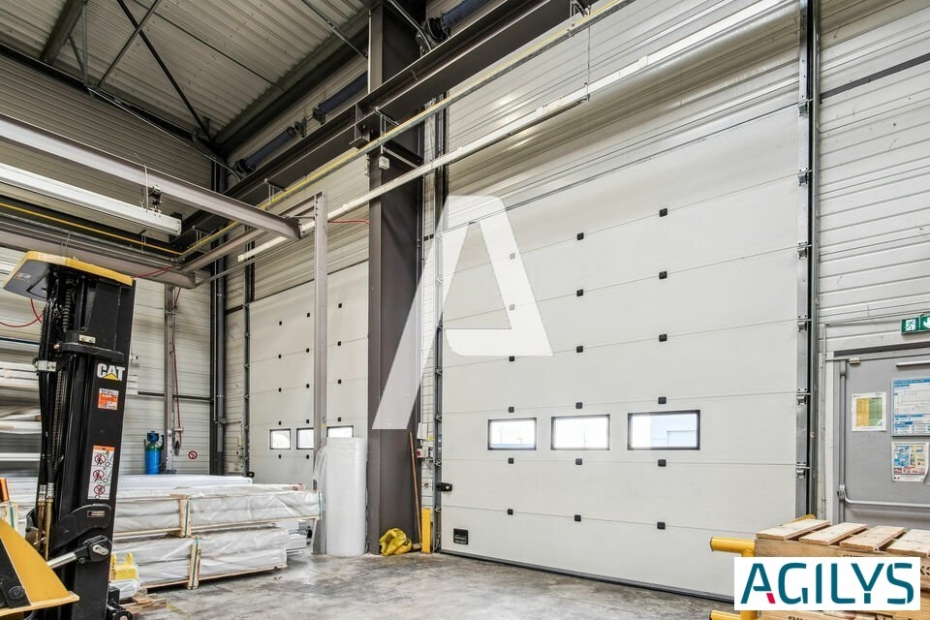 Activités / entrepôts à louer – BAILLY ROMAINVILLIERS (77700) – 1