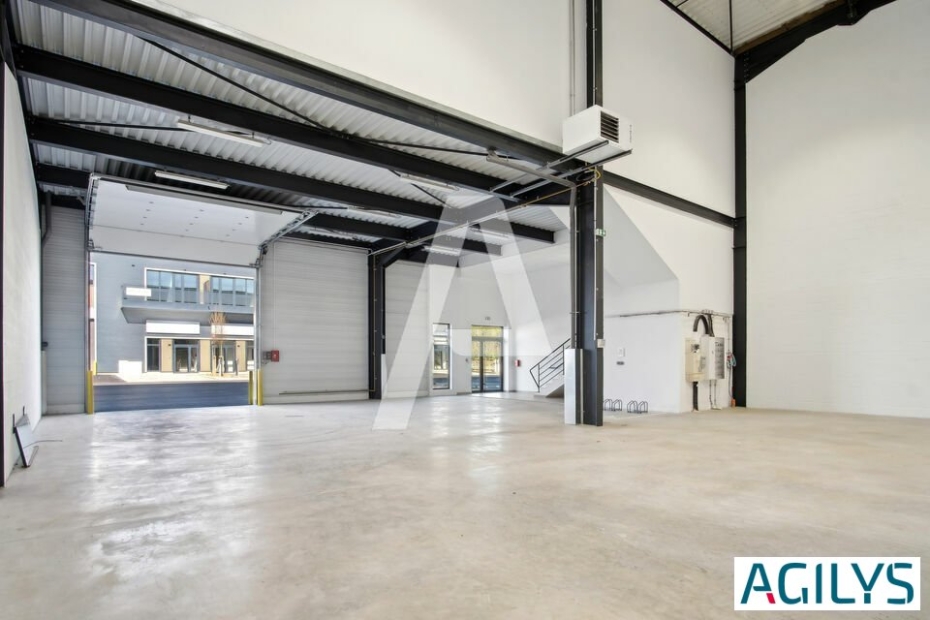 Activités / entrepôts à louer – CHALIFERT (77144) – 1