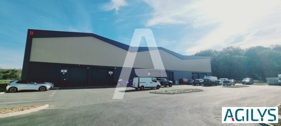 Activités / entrepôts à vendre – MOISSY CRAMAYEL (77550) – 1
