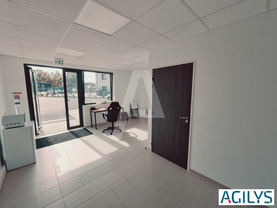 Activités / entrepôts à louer – SAVIGNY LE TEMPLE (77176) – 1