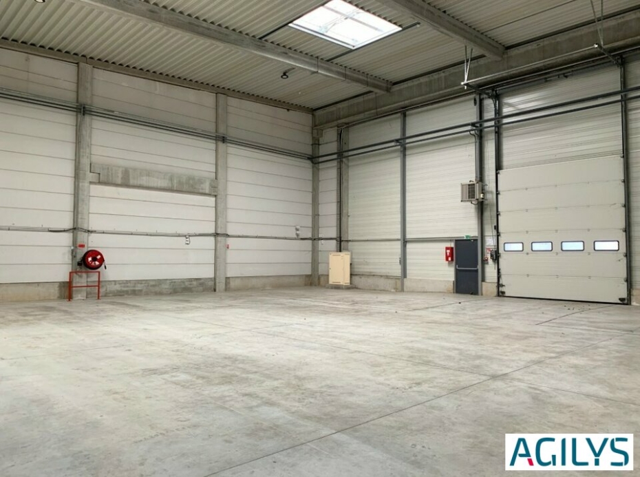 Activités / entrepôts à louer – LIEUSAINT (77127) – 1