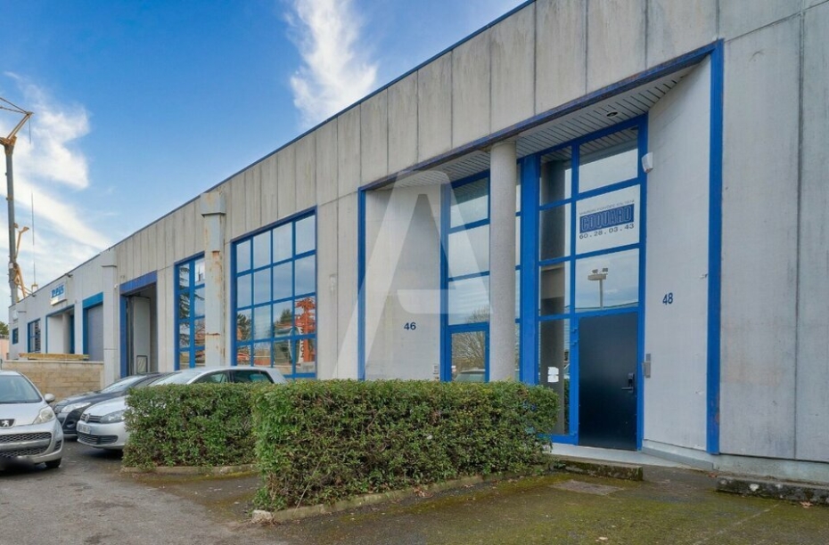 Activités / entrepôts à louer – PONTAULT-COMBAULT (77340) – 1