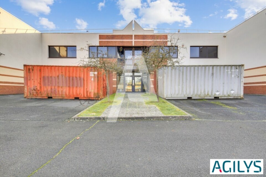 Activités / entrepôts à louer – CHAMPS-SUR-MARNE (77420) – 1
