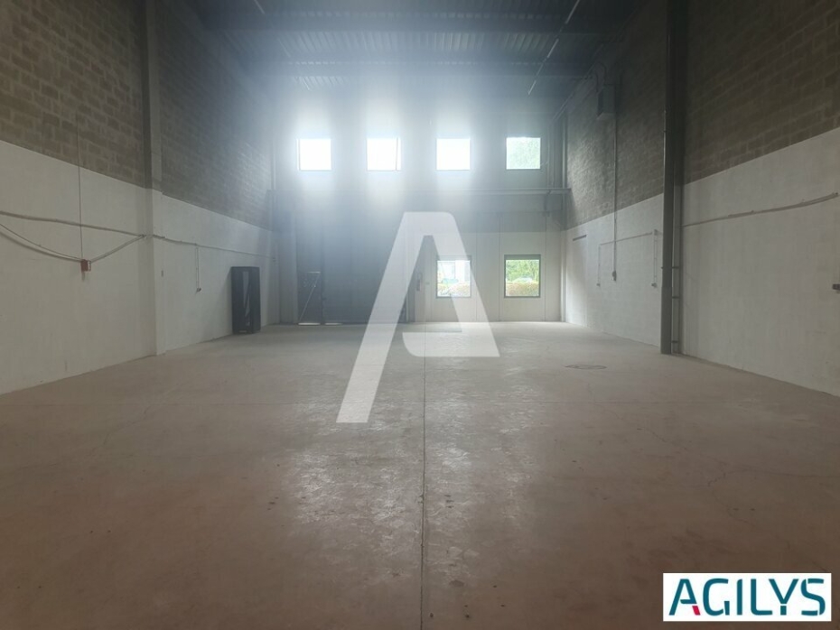 Activités / entrepôts à louer – Lognes (77185) – 1
