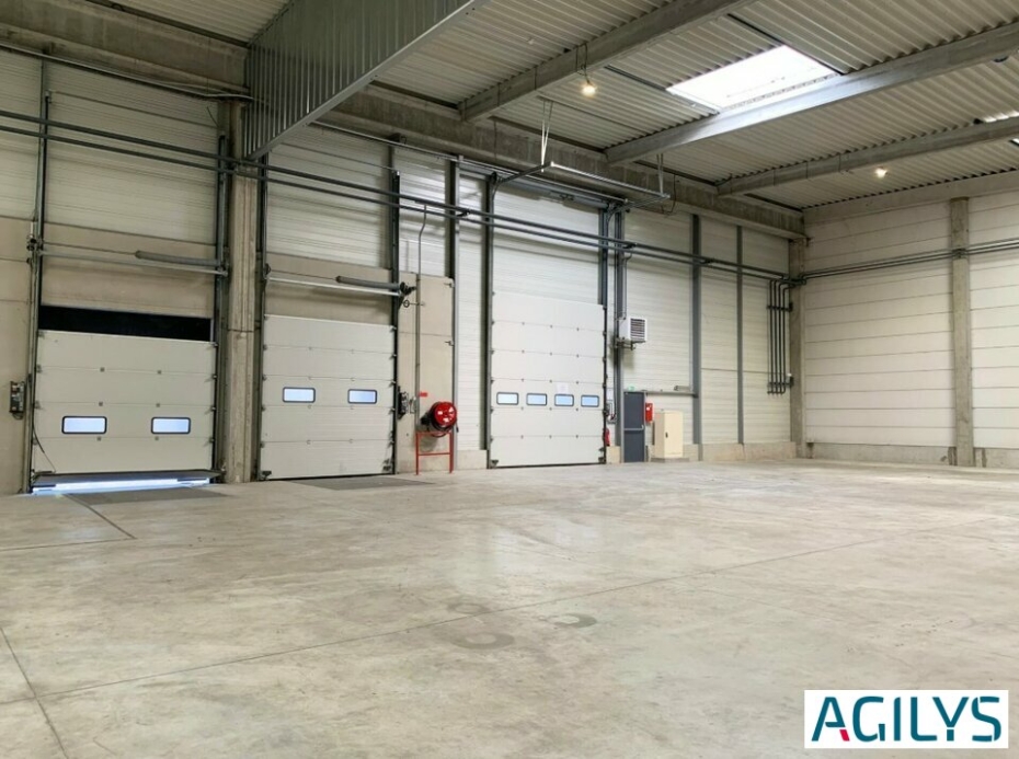 Activités / entrepôts à louer – LIEUSAINT (77127) – 1