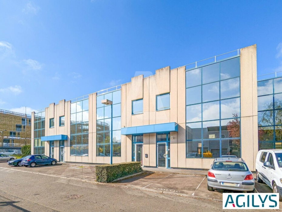 Activités / entrepôts à louer – LA VERRIERE (78320) – 1