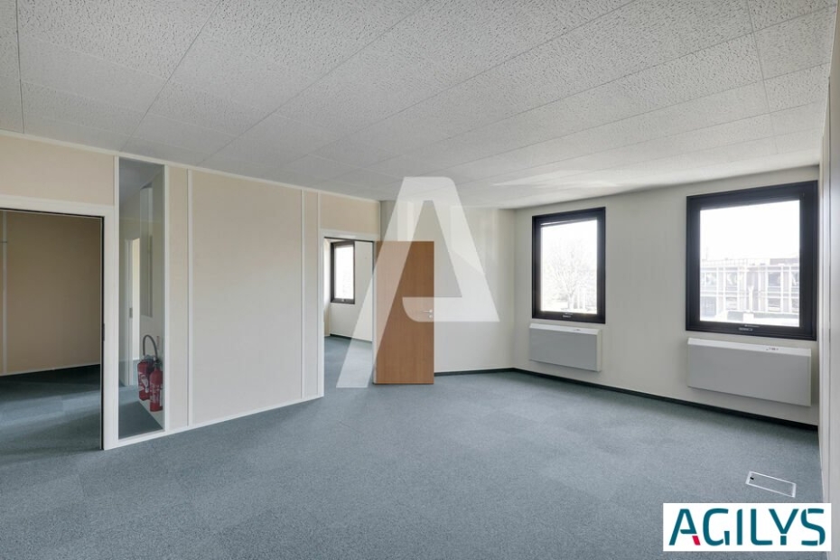 Bureaux à louer – SAINT AUBIN (91190) – 1