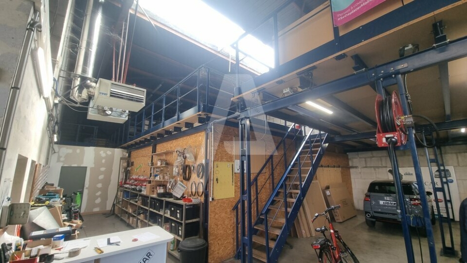 Activités / entrepôts à louer – MASSY (91300) – 1
