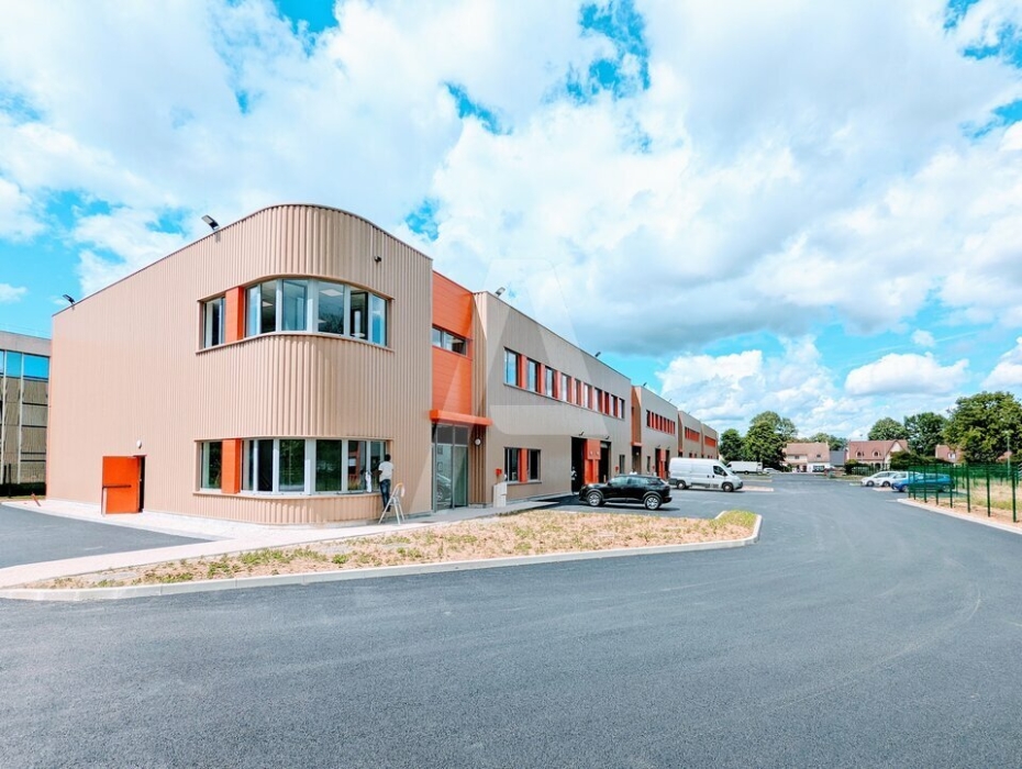 Activités / entrepôts à louer – VILLEBON SUR YVETTE (91140) – 1