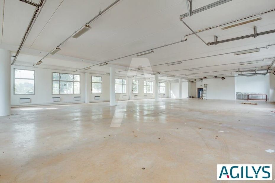 Activités / entrepôts à louer – LES ULIS (91940) – 1