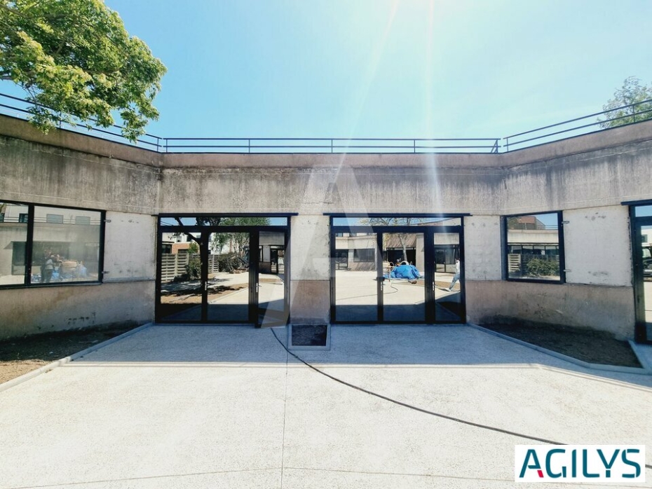 Activités / entrepôts à louer – MASSY (91300) – 1