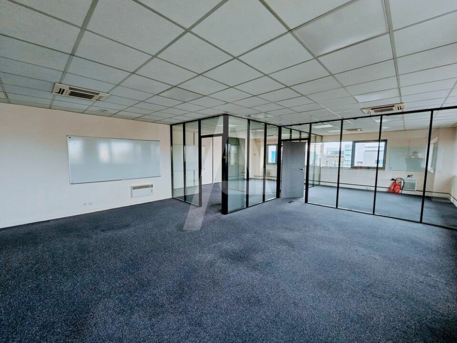 Bureaux à louer – VILLEBON SUR YVETTE (91140) – 1