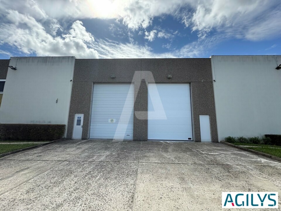 Activités / entrepôts à louer – MASSY (91300) – 1