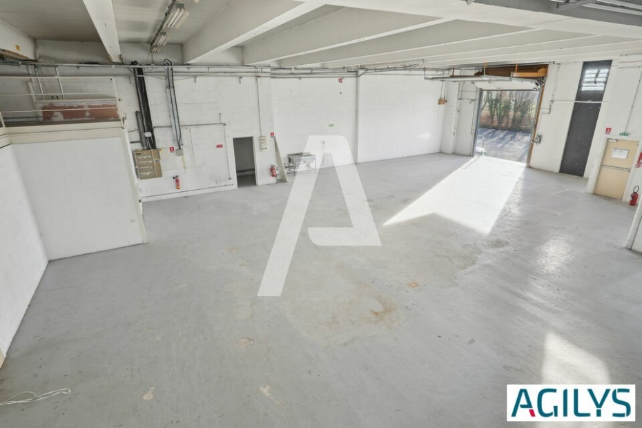 Activités / entrepôts à louer – RUNGIS (94150) – 1