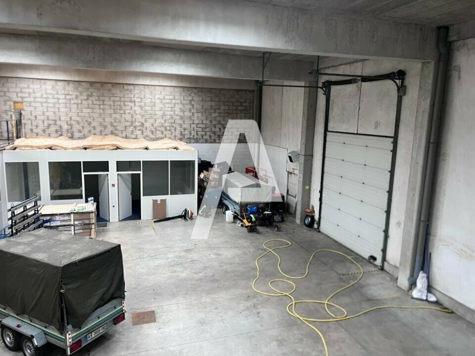 Activités / entrepôts à louer – VITRY SUR SEINE (94400) – 1