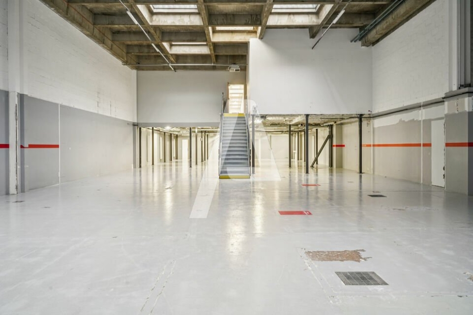 Activités / entrepôts à louer – RUNGIS (94150) – 1