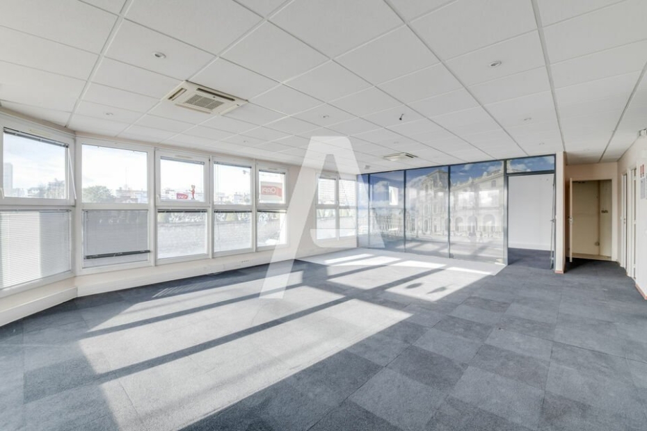 Activités / entrepôts à louer – IVRY SUR SEINE () – 1