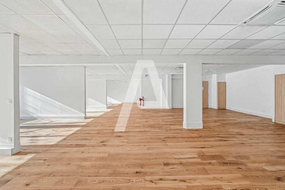 Bureaux à louer – IVRY-SUR-SEINE (94200) – 1