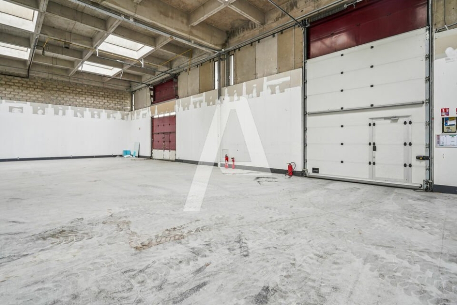 Activités / entrepôts à louer – RUNGIS (94150) – 1