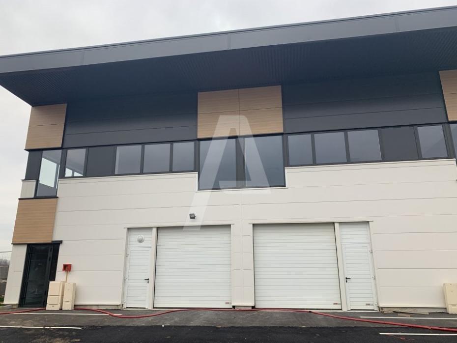 Activités / entrepôts à vendre – BUSSY SAINT GEORGES (77600) – 1