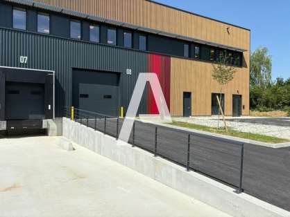 Activités / entrepôts à louer - MITRY-MORY – Photo 1