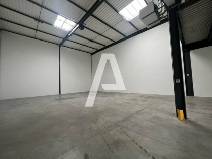 Activités / entrepôts à louer - LIEUSAINT – Photo 1