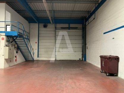 Activités / entrepôts à louer - NOISIEL – Photo 1