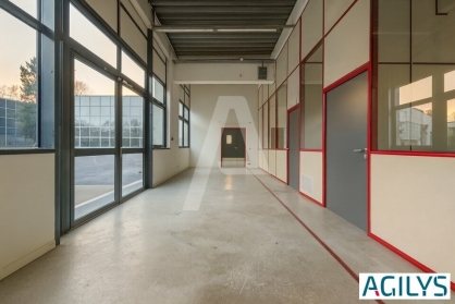 Activités / entrepôts à vendre - SACLAY – Photo 1