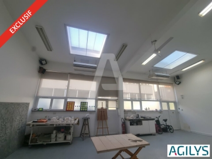 Activités / entrepôts à vendre - PARIS – Photo 1