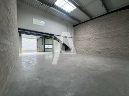 Activités / entrepôts à louer - BUSSY SAINT GEORGES – Photo 1