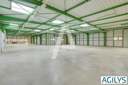 Activités / entrepôts à louer - SAINT-THIBAULT-DES-VIGNES – Photo 1
