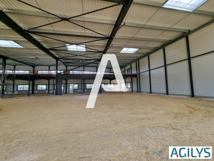 Activités / entrepôts à vendre - MOISSY CRAMAYEL – Photo 1