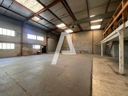 Activités / entrepôts à louer - LAGNY-SUR-MARNE – Photo 1