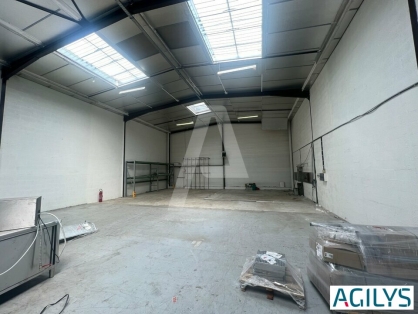 Activités / entrepôts à louer - PONTAULT COMBAULT – Photo 1