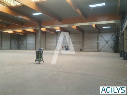 Activités / entrepôts à louer - SAINT-THIBAULT-DES-VIGNES – Photo 1