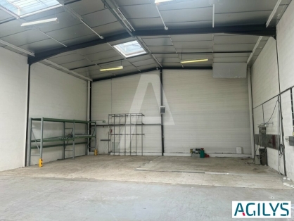 Activités / entrepôts à louer - PONTAULT COMBAULT – Photo 1