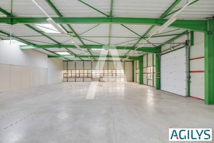 Activités / entrepôts à louer - SAINT-THIBAULT-DES-VIGNES – Photo 1