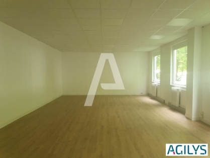 Activités / entrepôts à louer - Lognes – Photo 1