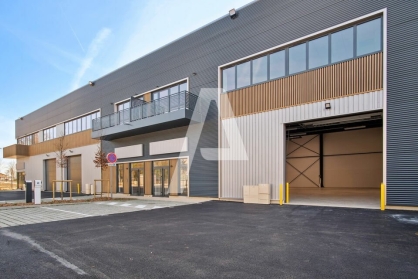 Activités / entrepôts à louer - CHALIFERT – Photo 1