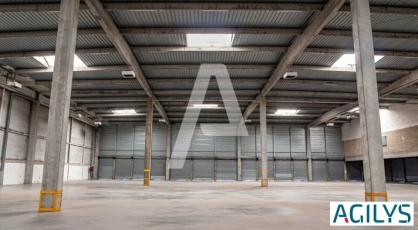 Activités / entrepôts à louer - COMBS-LA-VILLE – Photo 1