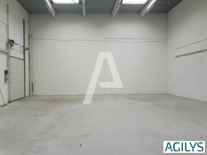 Activités / entrepôts à louer - CHAMPS-SUR-MARNE – Photo 1