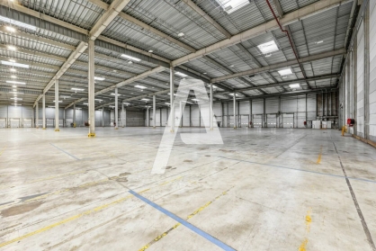 Activités / entrepôts à louer - MOISSY CRAMAYEL – Photo 1
