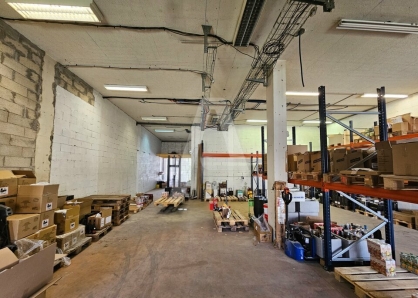 Activités / entrepôts à louer - BUC – Photo 1